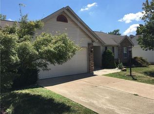 1416 Plantation Manor Ct, Saint Charles, MO 63303