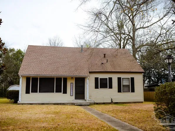 107 3rd Ave, Atmore, AL 36502