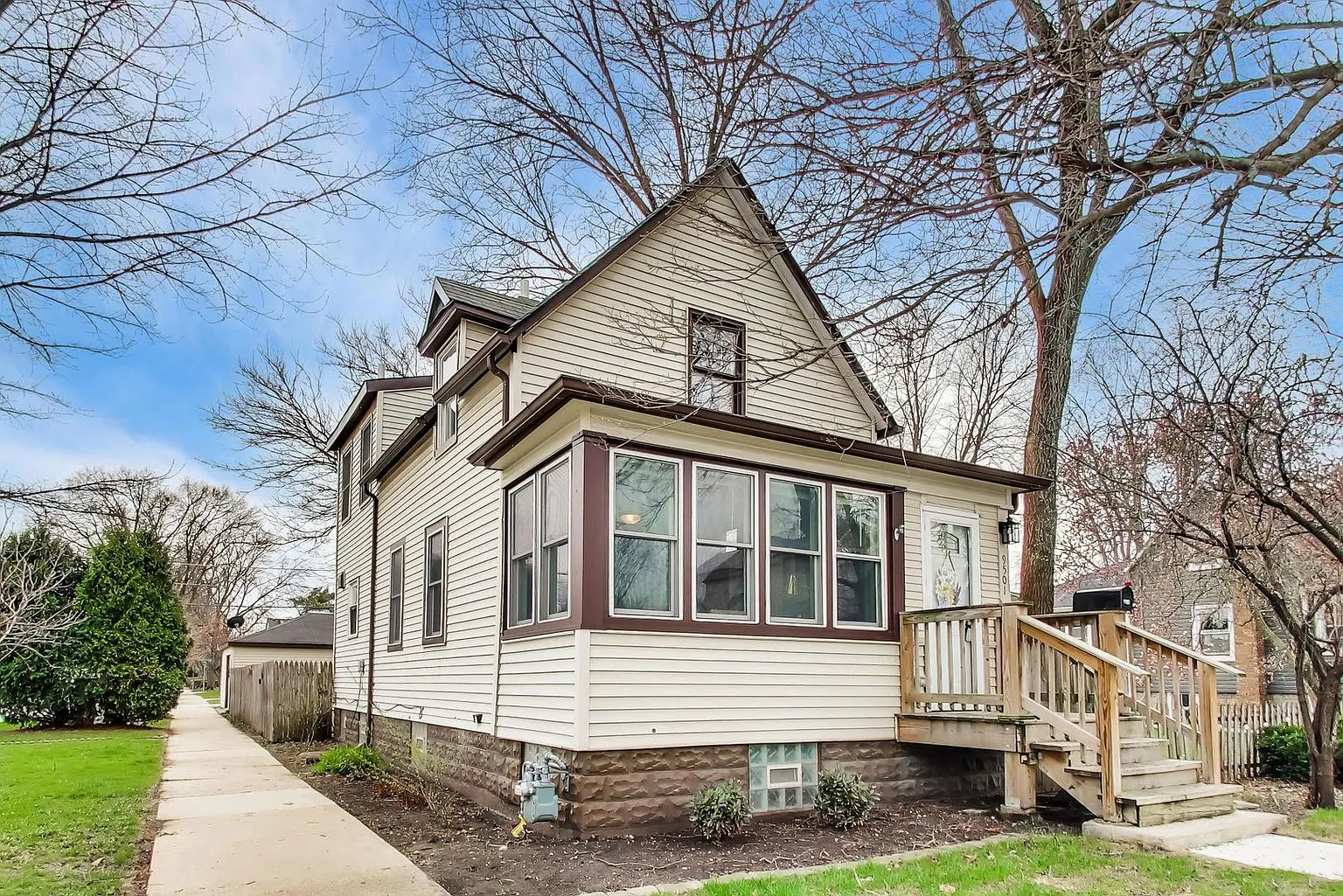 9501 Jackson Ave photo 1