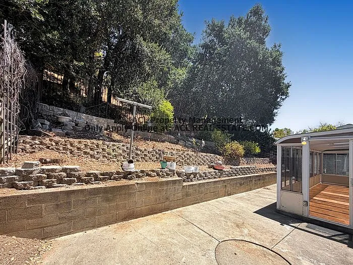 18372 Joseph Dr — Photo 12