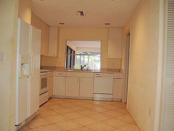 5th image of 2950 Captiva Dr