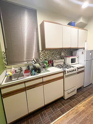 Rented by Jonis Realty | media 6