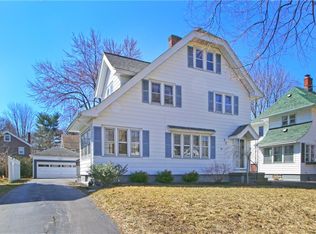 37 Kingsley Rd, Rochester, NY 14612