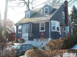 1688 Howard Pl, North Baldwin, NY 11510