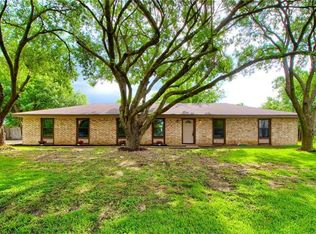 13 Sandy Ln, Taylor, TX 76574