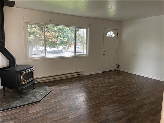 4th image of 192 Melbourne Dr