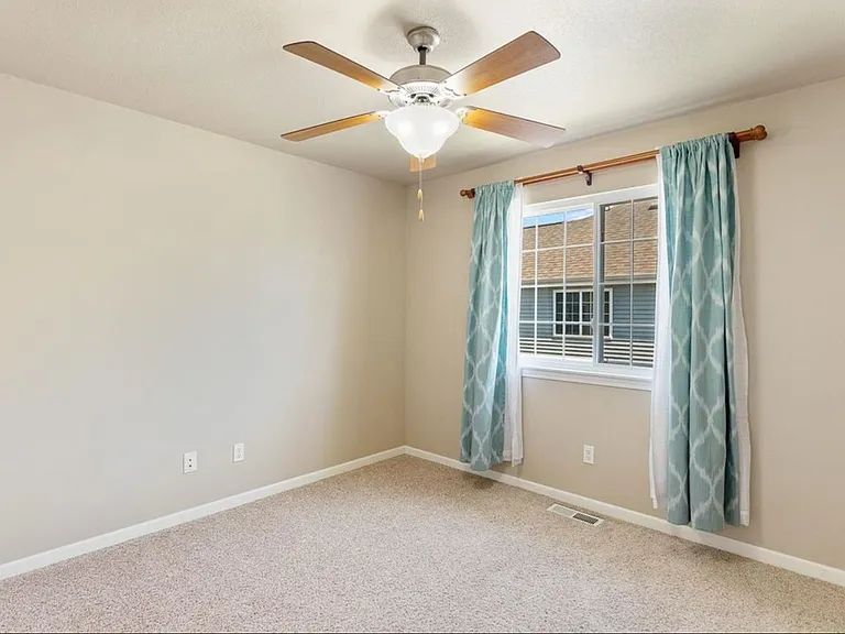 1593 Burr Dr — Photo 15