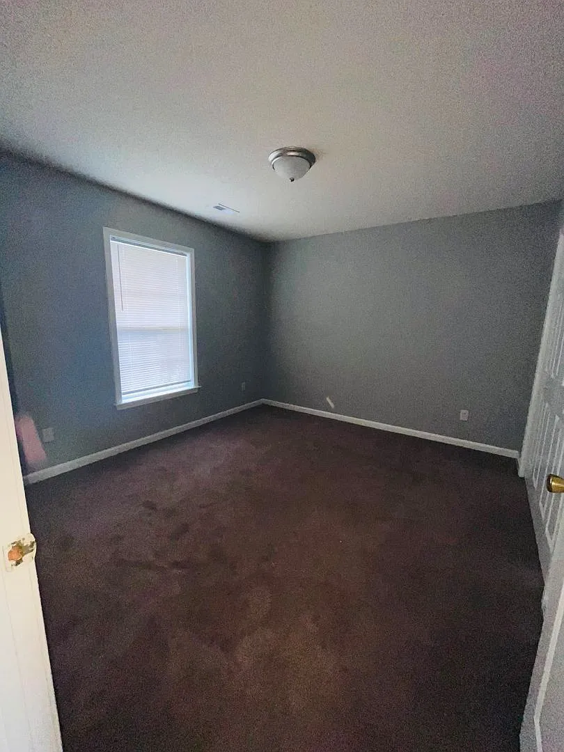 703 Davidson St — Photo 4