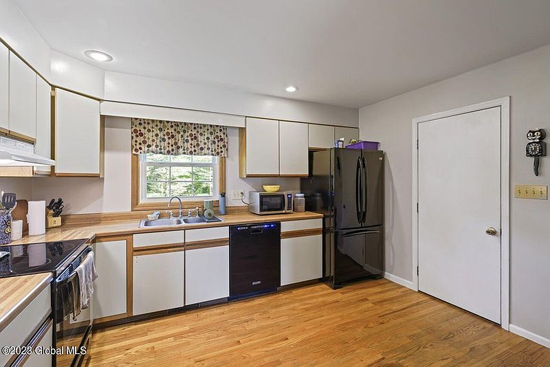 2nd image of 9 Bernard Place Place