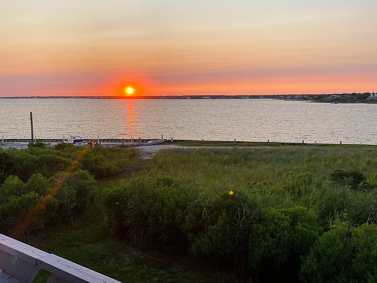 274 Dune Rd #19 — Photo 22