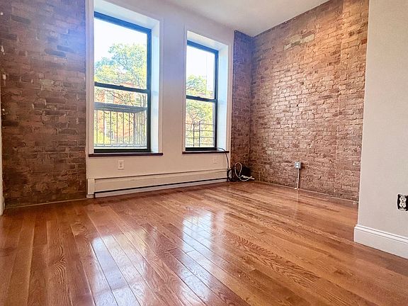 4th image of 500 Chauncey St #2