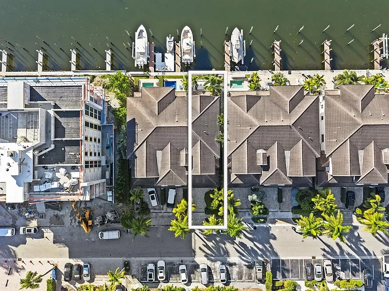 95 Isle Of Venice Dr — Photo 40