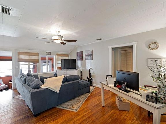 4th image of 3203 Avenue A W