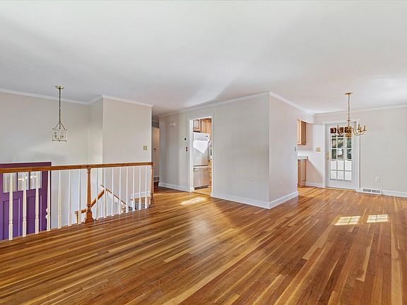4th image of 93 Jerrold St