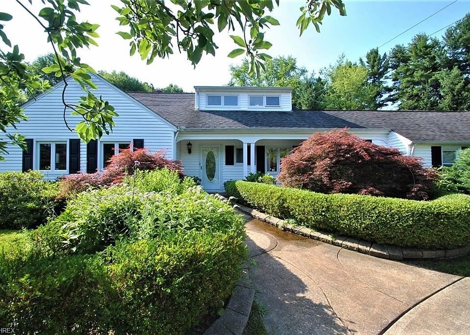 1st image of 135 Meadowhill Ln