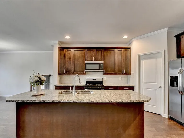 5535 Lightheart Ct — Photo 7