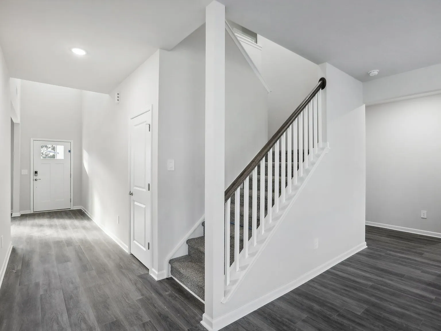 5 bed, 2937 sqft, $2,250 — Photo 3