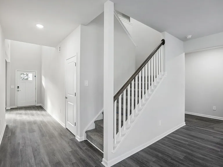 290 White Birch Ln — Photo 3