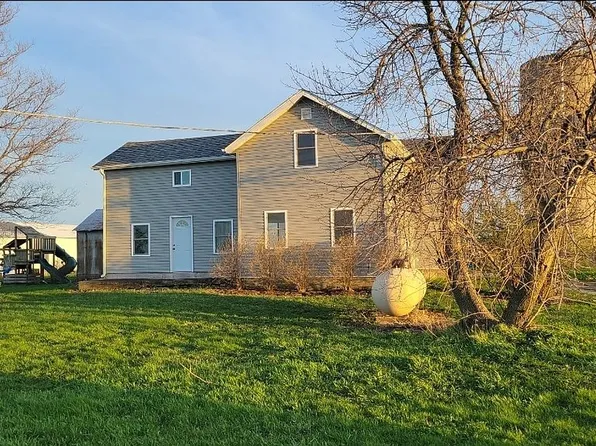 2425 Reynolds Rd, Ashton, IL 61006