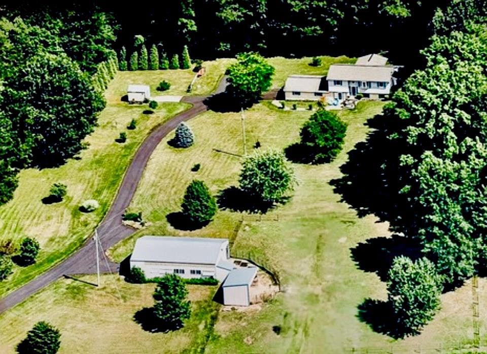 1st image of 879 Kahle Rd