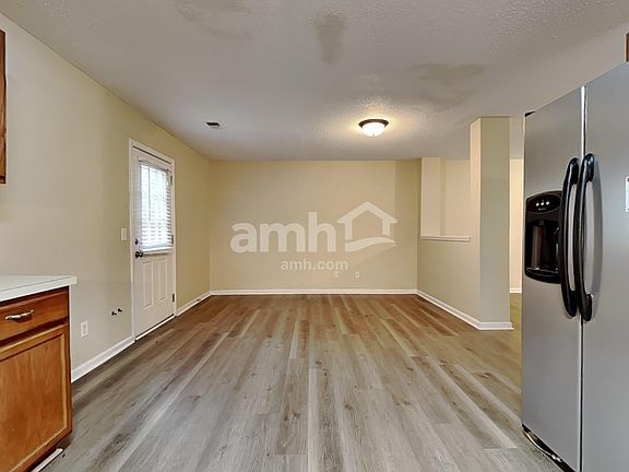 5th image of 1 Holly Springs Cir