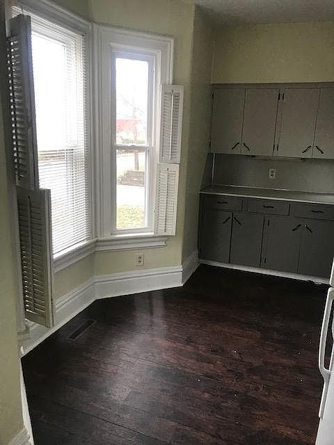 1st image of 26 N Vine St APT A