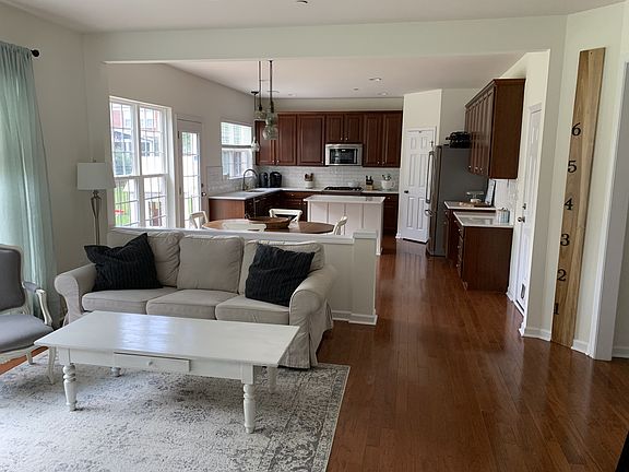 4th image of 1655 Briarcliff Dr