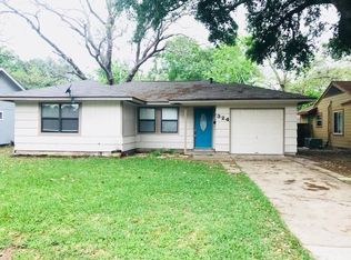 324 Cypress St, Lake Jackson, TX 77566