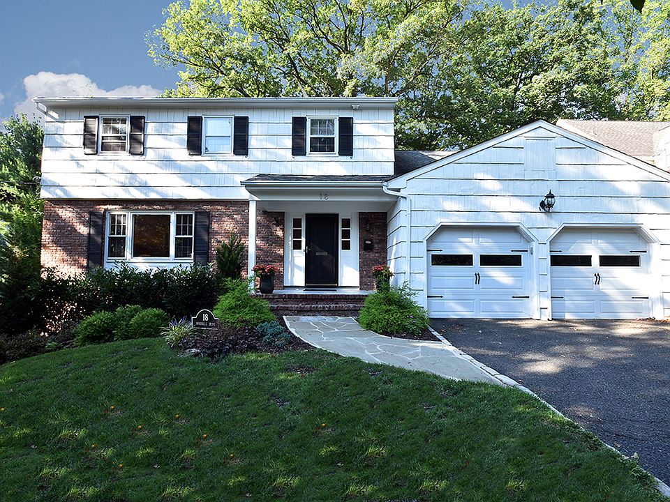 1st image of 18 Woodhill Dr