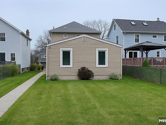 2nd image of 149 Crestwood Ave