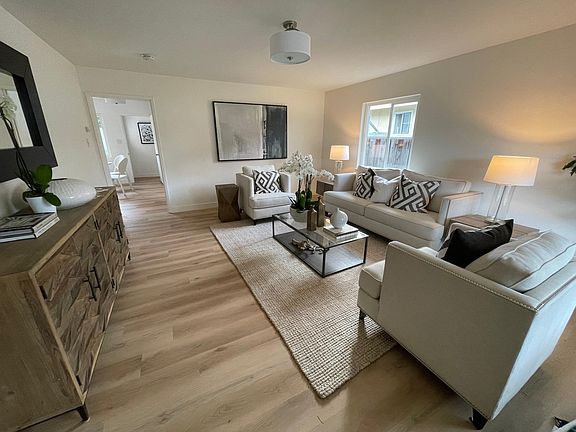 2nd image of 3526 Bennett Ave #3526
