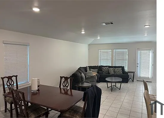 1207 Onyx Ln — Photo 3