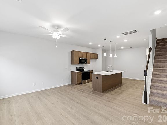 5th image of 6213 Kimball Ct #40