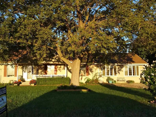 2185 Fawn Rd, Abilene, KS 67410