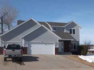 3007 Bay Shore Bnd SE, Mandan, ND 58554