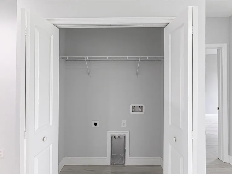 2113 Como St — Photo 11