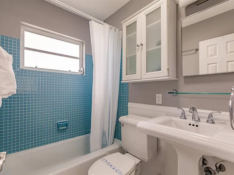 6020 Midnight Pass Rd #4 — Photo 12