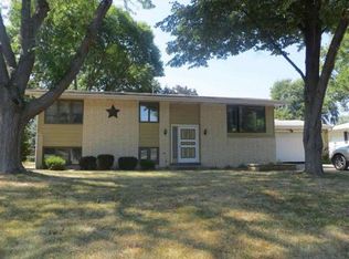 1271 Richland Ave, Lincoln, IL 62656