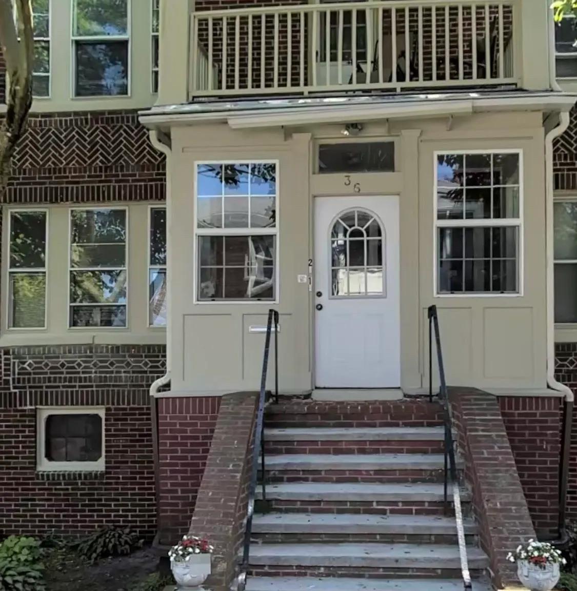 36 Pasadena Rd — Photo 1