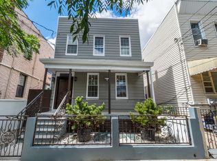 3536 9th St, Astoria, NY 11106