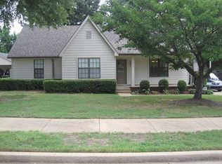 392 Little Oak Ln, Collierville, TN 38017