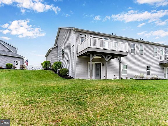 3rd image of 1635 Shady Maple Ct