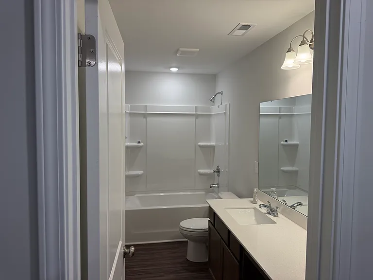 221 Roof St — Photo 9