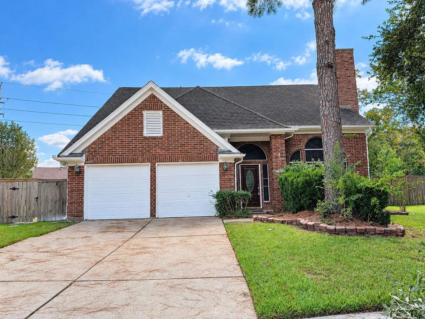 4 bed, 2.5 bath, 2309 sqft, $2,500 — Photo 3