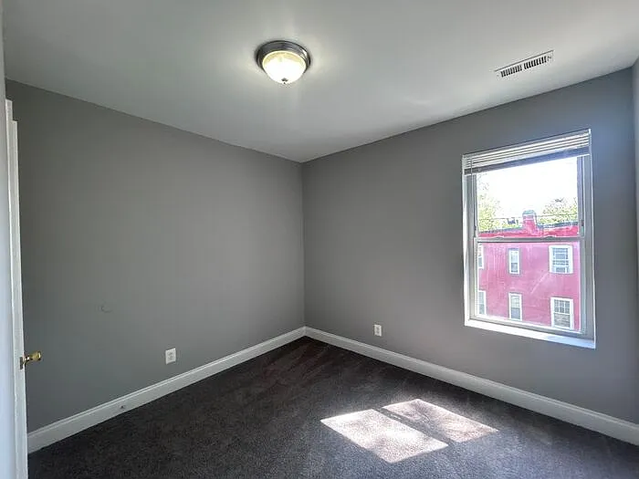 399 N Calhoun St — Photo 8
