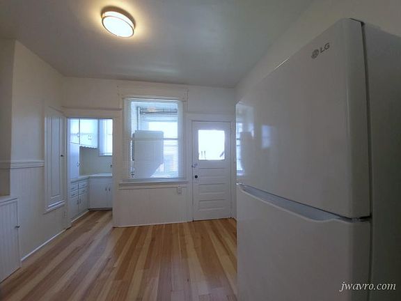 4th image of 60 Valparaiso St