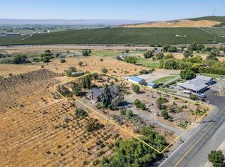 1381 W Riverside Ave, Sunnyside, WA 98944