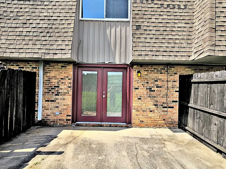 Avalon Cove Townhomes — Photo 10