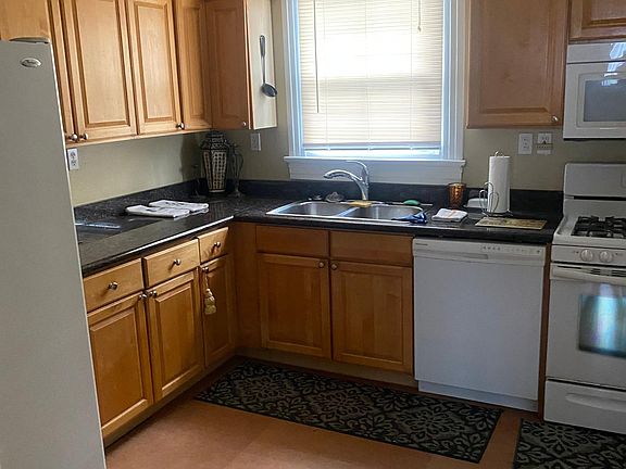 5th image of 864 French St