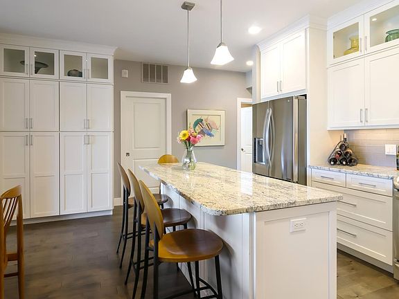 5th image of 613 Randolph St #314